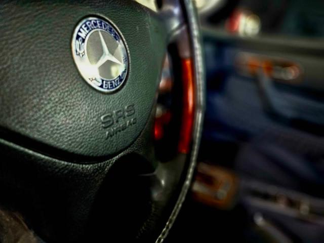 WDBKK65F01F181360 - 2001 MERCEDES-BENZ SLK 320 RED photo 13