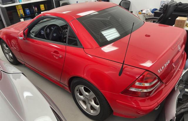 WDBKK65F01F181360 - 2001 MERCEDES-BENZ SLK 320 RED photo 3
