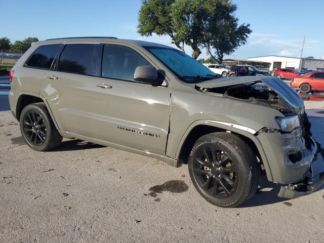 1C4RJEAG6LC428848 - 2020 JEEP GRAND CHER LAREDO GRAY photo 4