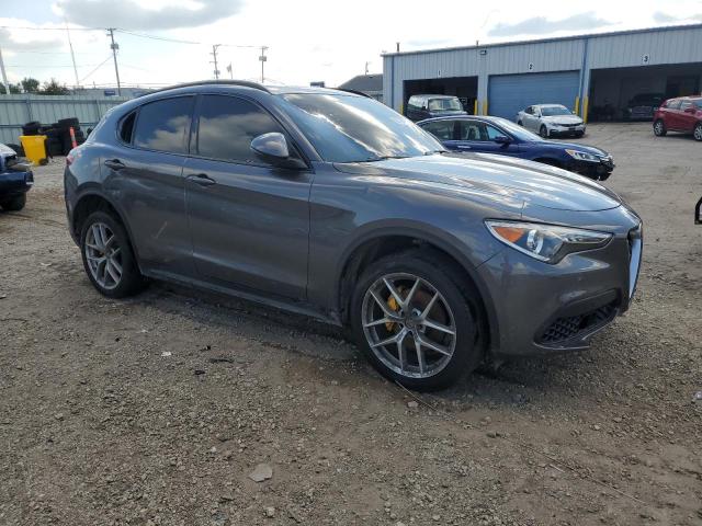 ZASFAKNN8J7B82313 - 2018 ALFA ROMEO STELVIO TI SPORT CHARCOAL photo 4