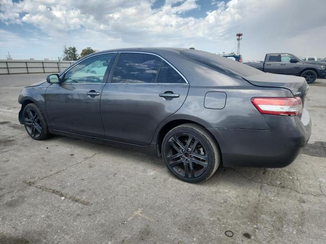 4T4BF3EK4BR139614 - 2011 TOYOTA CAMRY BASE GRAY photo 2