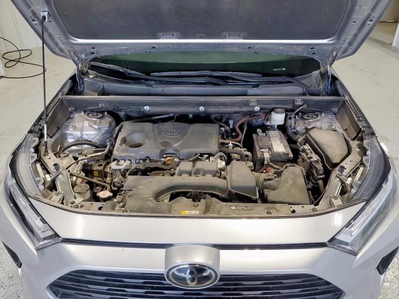 2T3H1RFV0PC217742 - 2023 TOYOTA RAV4 LE ვერცხლისფერი ფოტო 11
