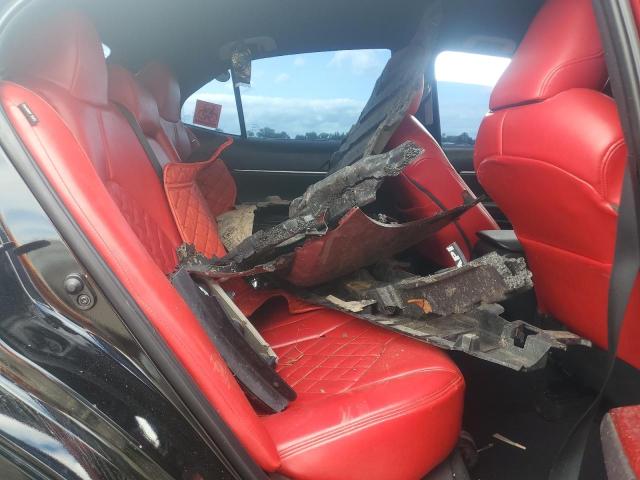 4T1B11HK4JU645323 - 2018 TOYOTA CAMRY L RED photo 10