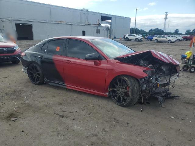 4T1B11HK4JU645323 - 2018 TOYOTA CAMRY L RED photo 4