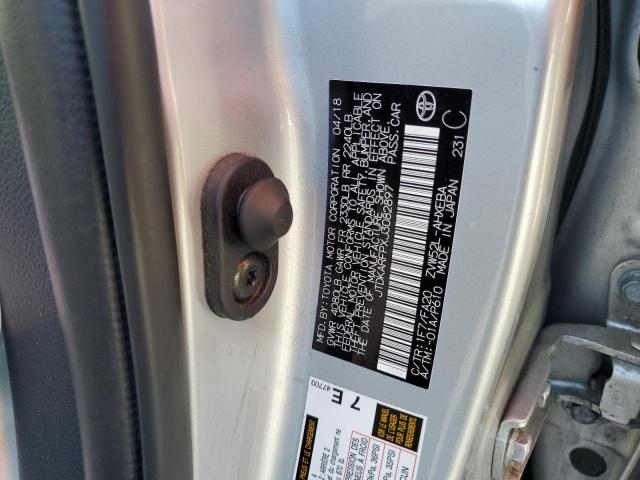 JTDKARFPXJ3082897 - 2018 TOYOTA PRIUS PRIM 银色 照片 12