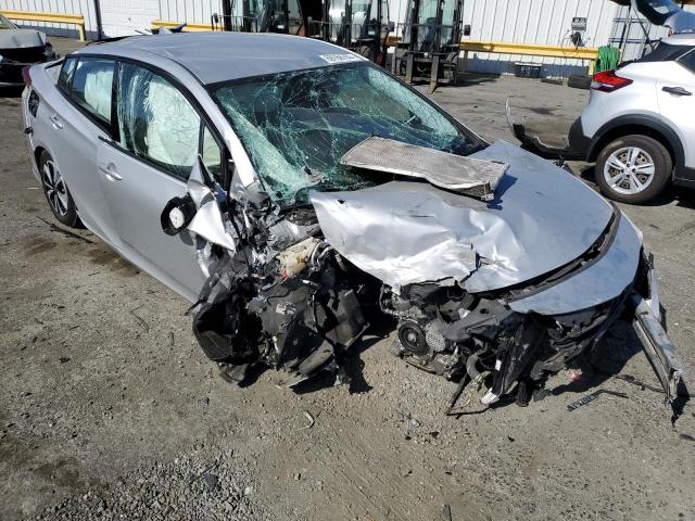 JTDKARFPXJ3082897 - 2018 TOYOTA PRIUS PRIM 银色 照片 4