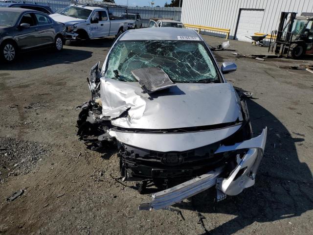 JTDKARFPXJ3082897 - 2018 TOYOTA PRIUS PRIM 银色 照片 5