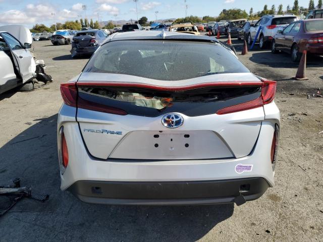 JTDKARFPXJ3082897 - 2018 TOYOTA PRIUS PRIM 银色 照片 6