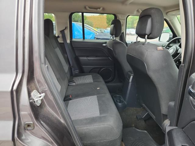 1C4NJRBB1GD501326 - 2016 JEEP PATRIOT SPORT GRAY photo 11