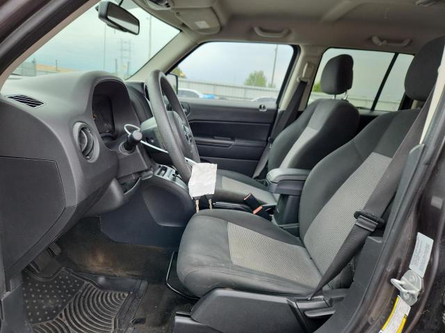 1C4NJRBB1GD501326 - 2016 JEEP PATRIOT SPORT GRAY photo 7