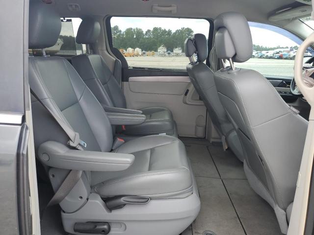 2C4RVABG0CR127592 - 2012 VOLKSWAGEN ROUTAN SE BLACK photo 11