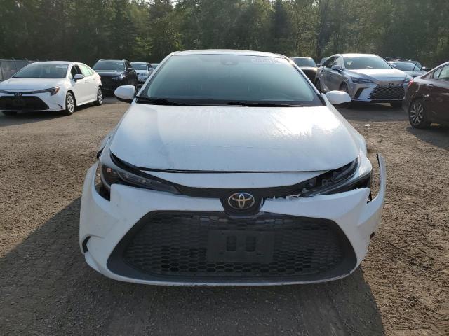 5YFBPMBE2MP260125 - 2021 TOYOTA COROLLA LE WHITE photo 5