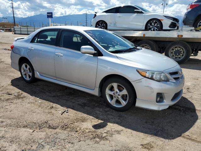 5YFBU4EE2DP193031 - 2013 TOYOTA COROLLA BASE Արծաթագույն լուսանկար 4