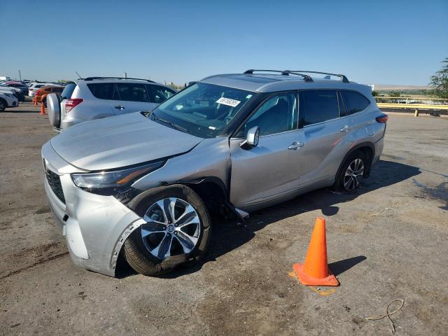 2022 TOYOTA HIGHLANDER XLE, 
