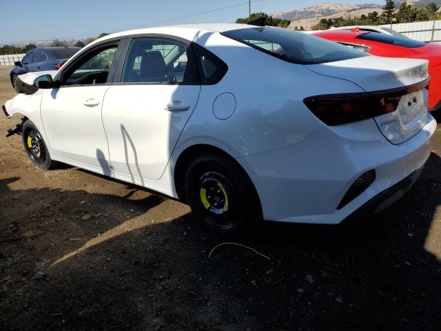 3KPF24AD6RE807673 - 2024 KIA FORTE LX WHITE photo 2