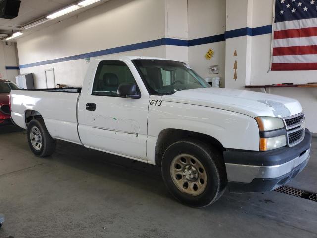 3GCEC14X67G257101 - 2007 CHEVROLET SILVERADO C1500 CLASSIC WHITE photo 4