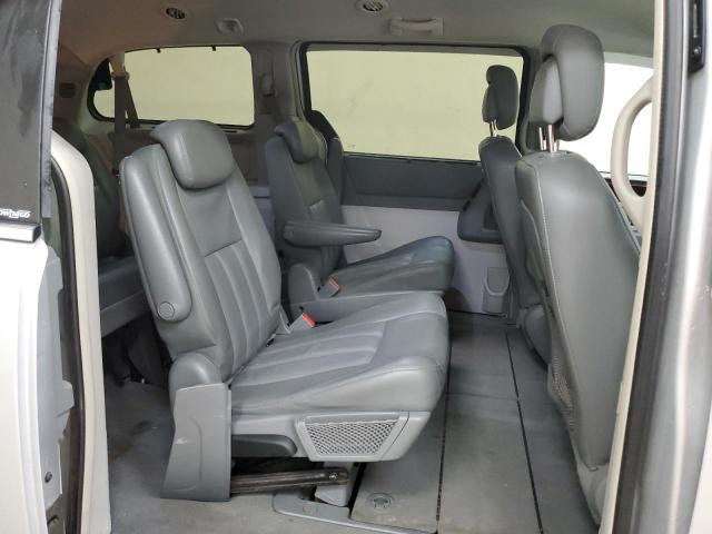 2A4RR5D17AR351180 - 2010 CHRYSLER TOWN & COU TOURING SILVER photo 11