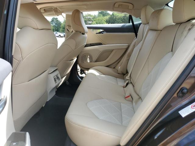 4T1B11HK2JU070297 - 2018 TOYOTA CAMRY L GRAY photo 10