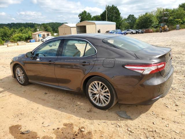 4T1B11HK2JU070297 - 2018 TOYOTA CAMRY L GRAY photo 2