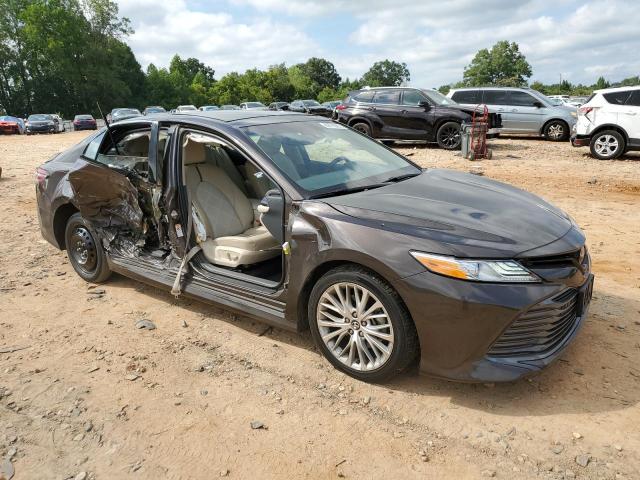4T1B11HK2JU070297 - 2018 TOYOTA CAMRY L GRAY photo 4