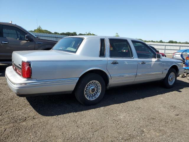 1LNLM81W6VY677089 - 1997 LINCOLN TOWN CAR EXECUTIVE SILVER photo 3