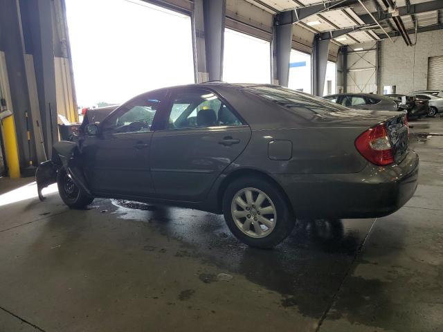 4T1BF30K62U530815 - 2002 TOYOTA CAMRY LE GRAY photo 2