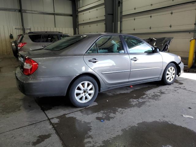 4T1BF30K62U530815 - 2002 TOYOTA CAMRY LE GRAY photo 3