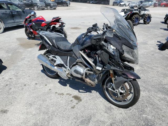 WB10A130XEZ191327 - 2014 BMW R1200 RT PURPLE photo 1