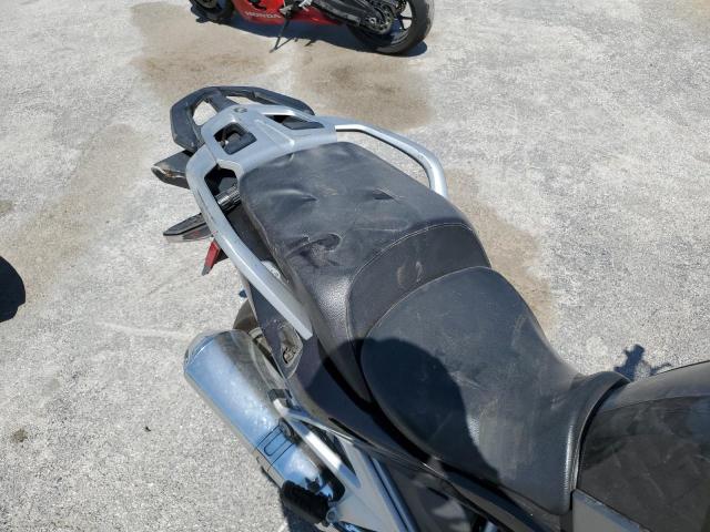 WB10A130XEZ191327 - 2014 BMW R1200 RT PURPLE photo 6