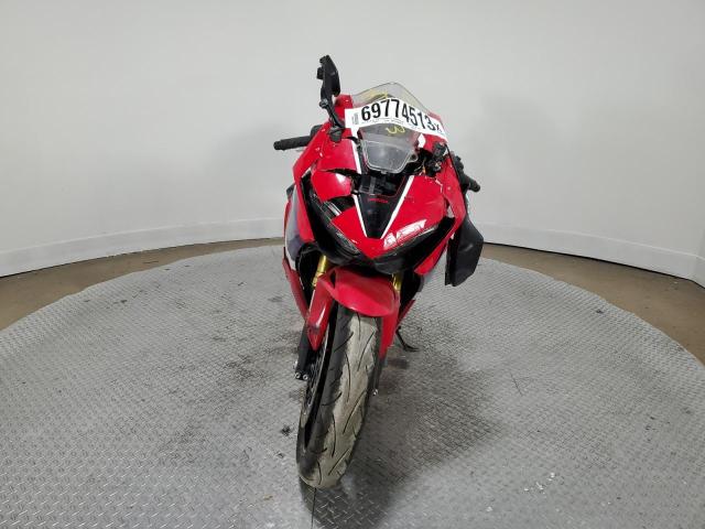 JH2SC775XPK600198 - 2023 HONDA CBR1000 RA RED photo 2