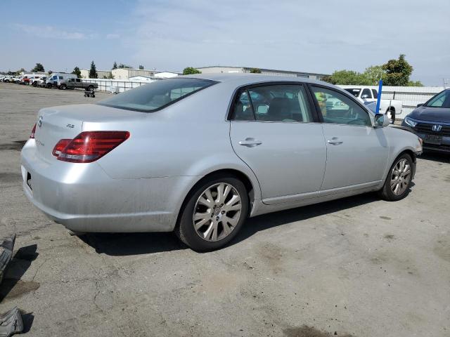 4T1BK36B18U310784 - 2008 TOYOTA AVALON XL SILVER photo 3