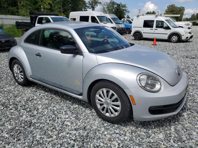 3VWFP7AT0CM615654 - 2012 VOLKSWAGEN BEETLE SILVER photo 4