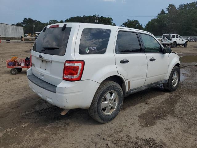 1FMCU0C73BKB79583 - 2011 FORD ESCAPE XLS WHITE photo 3