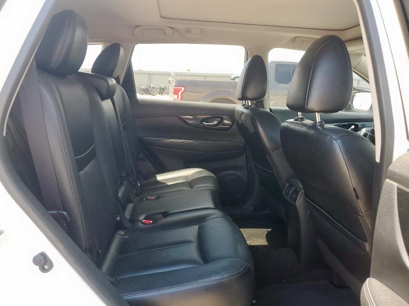 JN8AT2MT0HW380420 - 2017 NISSAN ROGUE S WHITE photo 11