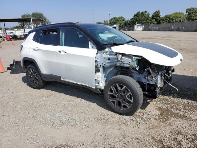 3C4NJDDB8KT630859 - 2019 JEEP COMPASS TRAILHAWK WHITE photo 4