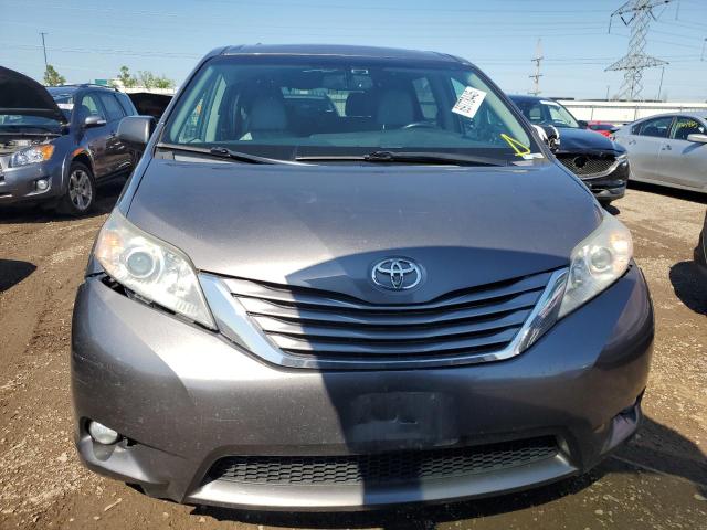 5TDDZ3DC5HS149543 - 2017 TOYOTA SIENNA XLE ნაცრისფერი ფოტო 5