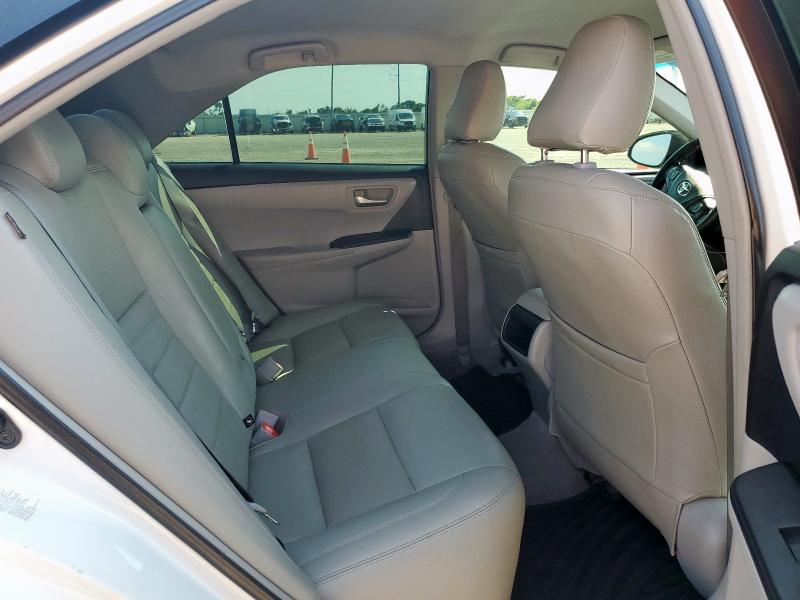 4T4BF1FK5FR504598 - 2015 TOYOTA CAMRY LE თეთრი ფოტო 10