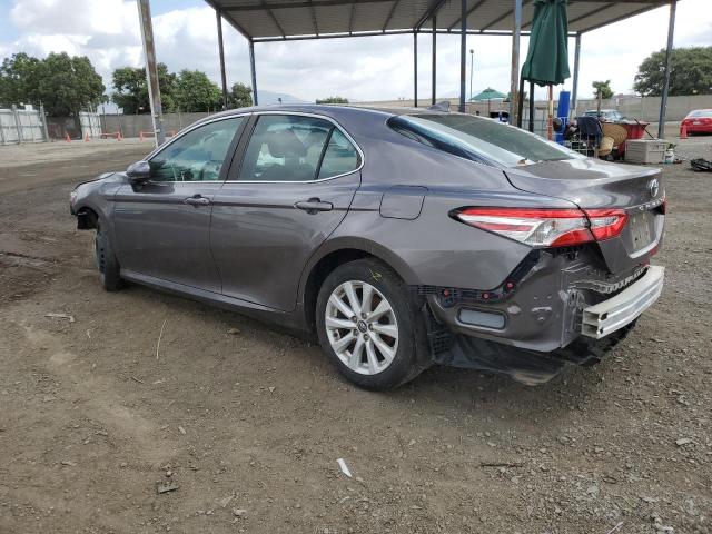 4T1C11AK3LU909391 - 2020 TOYOTA CAMRY LE GRAY photo 2