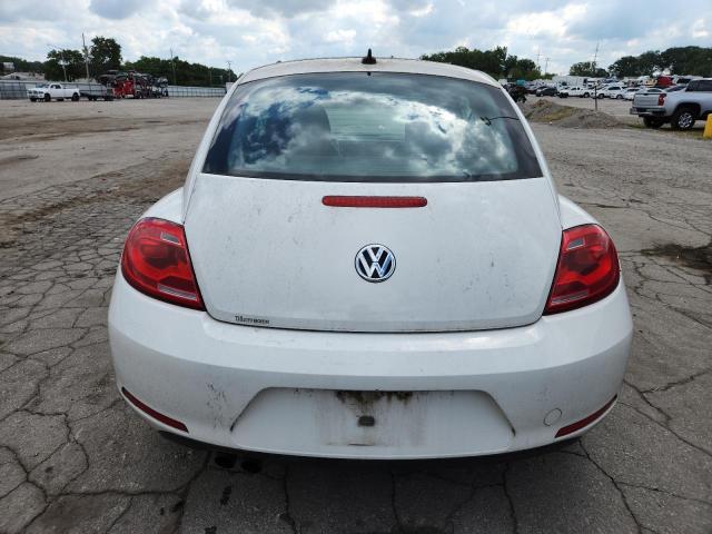 3VWHX7AT6DM603406 - 2013 VOLKSWAGEN BEETLE Білий фото 6