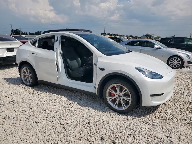 7SAYGDEE4PA118817 - 2023 TESLA MODEL Y WHITE photo 4