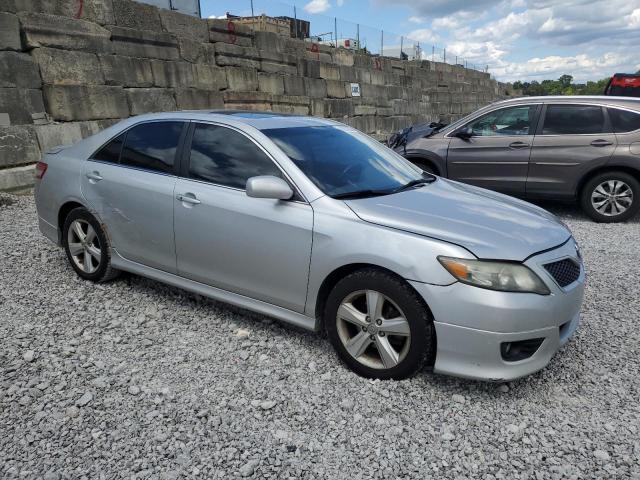 4T1BF3EK7BU194083 - 2011 TOYOTA CAMRY BASE Сріблястий фото 4