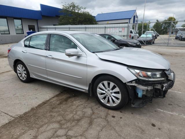 1HGCR3F82FA009983 - 2015 HONDA ACCORD EXL SILVER photo 4