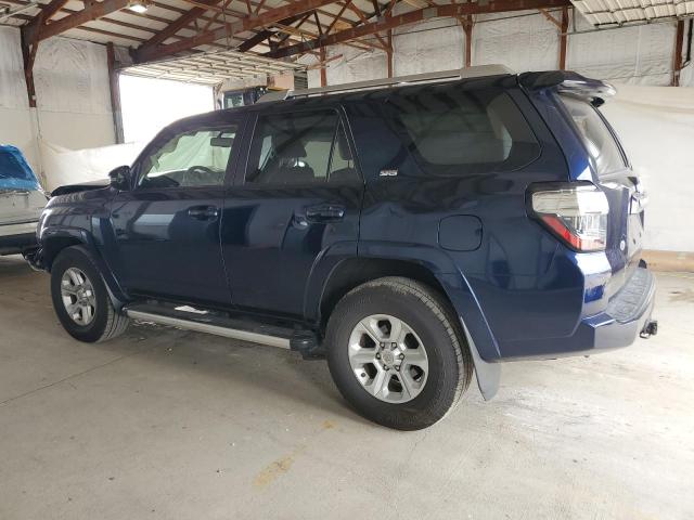 JTEBU5JR6J5587120 - 2018 TOYOTA 4RUNNER SR5/SR5 PREMIUM Синий фото 2