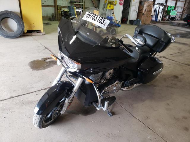 5VPDW36N1D3026083 - 2013 VICTORY MOTORCYCLES CROSS COUN Черный фото 2