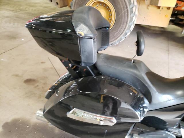 5VPDW36N1D3026083 - 2013 VICTORY MOTORCYCLES CROSS COUN Черный фото 9