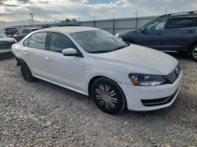 1VWAS7A33FC038696 - 2015 VOLKSWAGEN PASSAT S WHITE photo 4