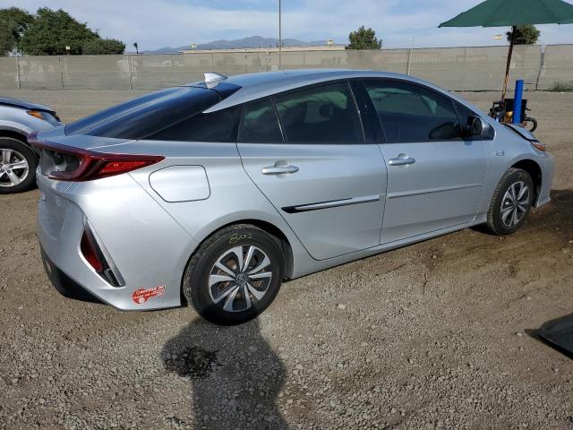 JTDKARFP8J3075950 - 2018 TOYOTA PRIUS PRIM 银色 照片 3