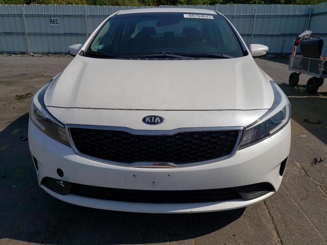 3KPFL4A78JE253919 - 2018 KIA FORTE LX WHITE photo 5