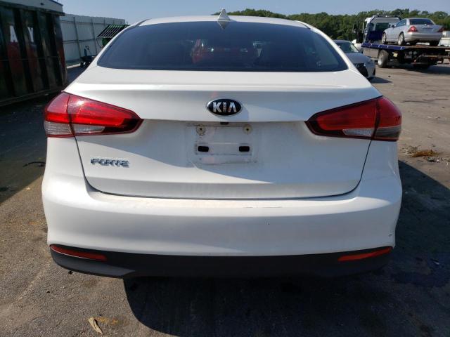 3KPFL4A78JE253919 - 2018 KIA FORTE LX WHITE photo 6