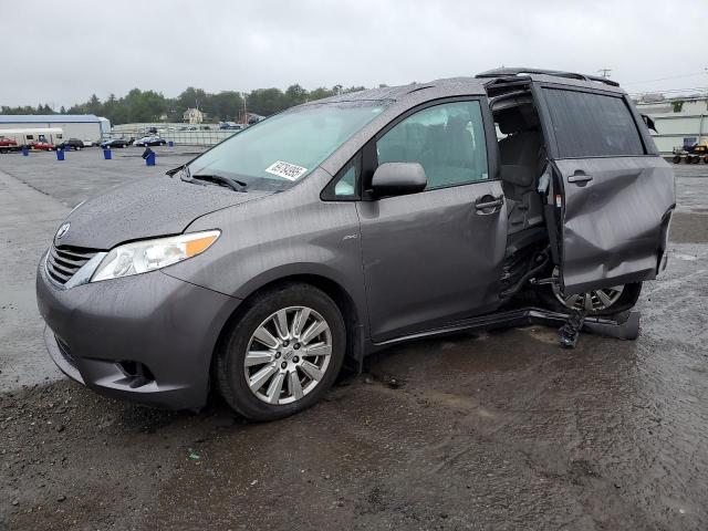 2017 TOYOTA SIENNA LE, 